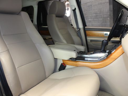 Used 2013 Land Rover Range Rover Sport HSE w/ HSE Silver Pkg image 47