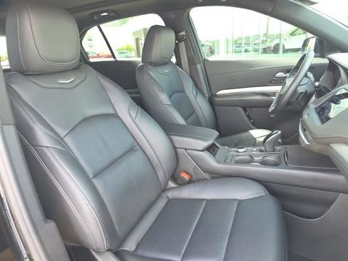 Used 2023 Cadillac XT4 Premium Luxury w/ Cold Weather Package FWD image 10