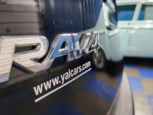 Used 2014 Toyota RAV4 LE image 43