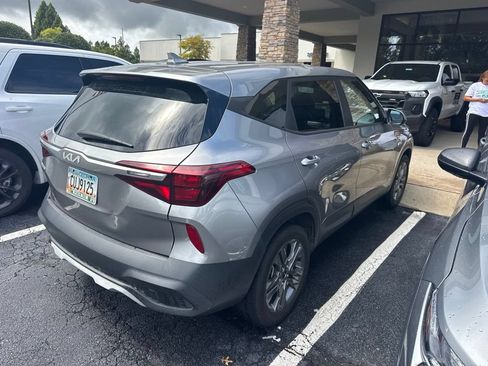Used 2022 Kia Seltos LX AWD/4WD image 5