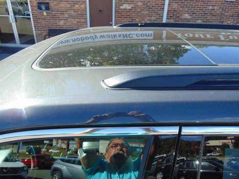 Used 2024 Jeep Grand Cherokee Limited 4xe image 9