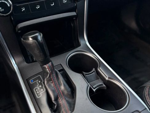 Used 2017 Toyota Camry SE image 8