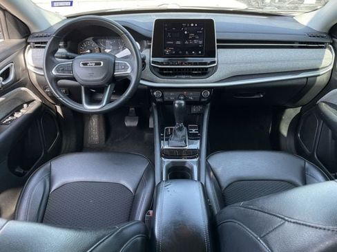 Used 2022 Jeep Compass Latitude FWD image 10