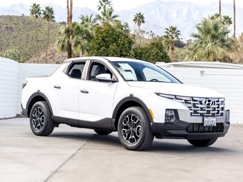 Used 2024 Hyundai Santa Cruz SEL image 2