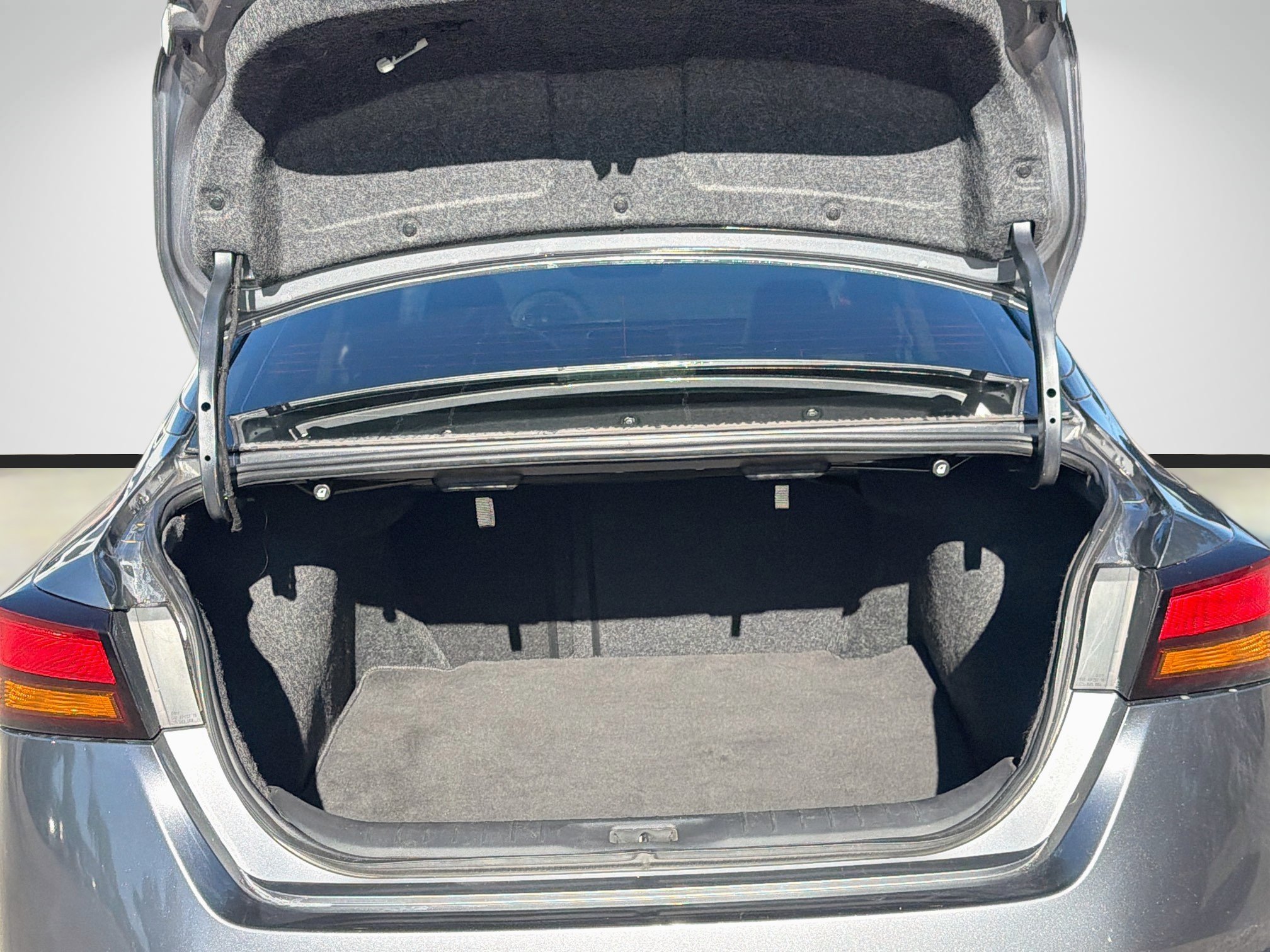 Used 2019 Nissan Altima 2.5 SL FWD image 12