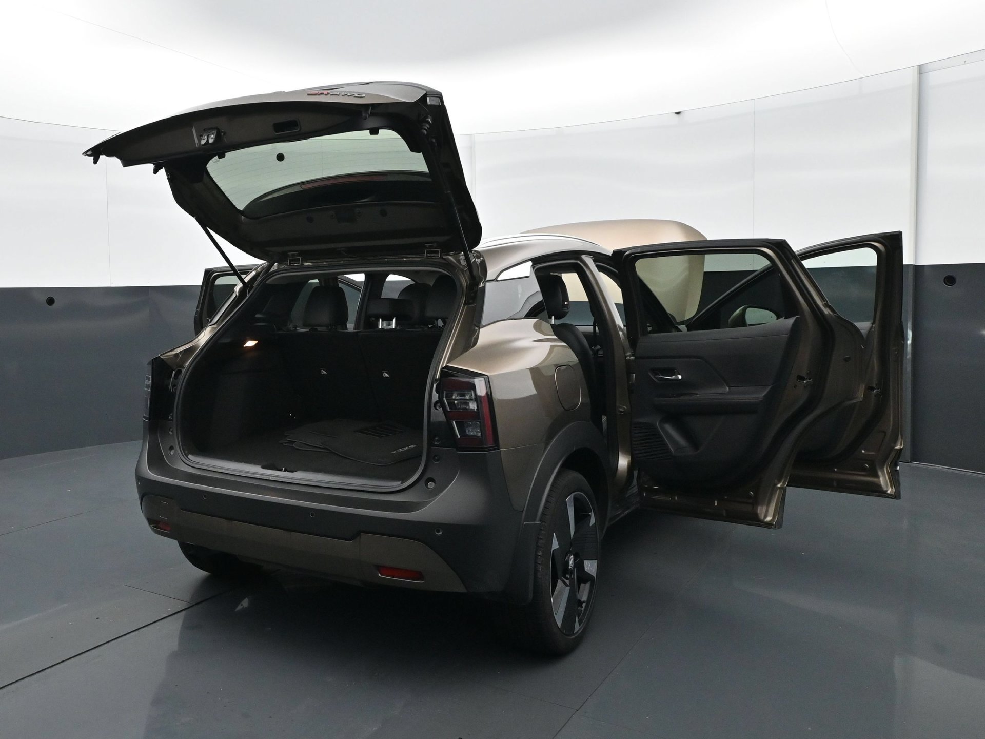 Used 2025 Nissan Kicks SR w/ SR Premium Package AWD/4WD image 33