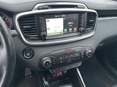 Used 2017 Kia Sorento SX image 6