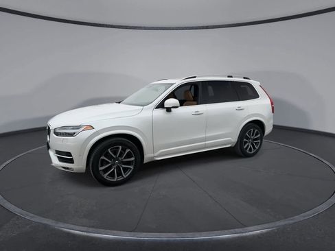 Used 2018 Volvo XC90 T6 Momentum w/ Convenience Package image 4