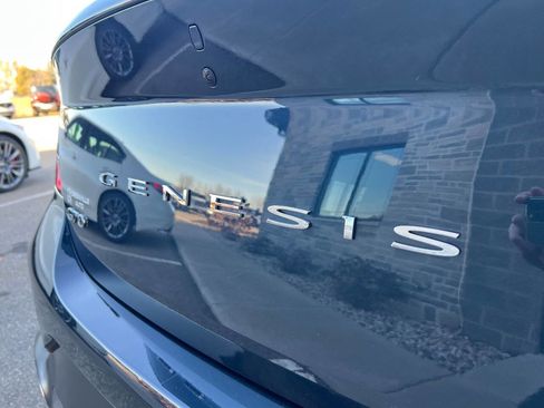 Used 2025 Genesis G70 2.5T image 26