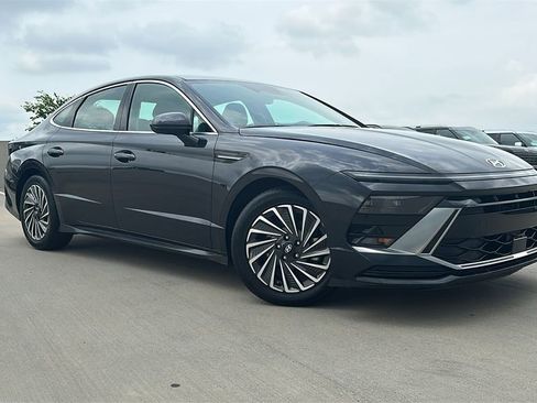 Used 2025 Hyundai Sonata SEL FWD image 5
