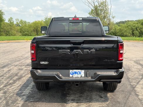 New 2026 RAM 1500 Express AWD/4WD image 3