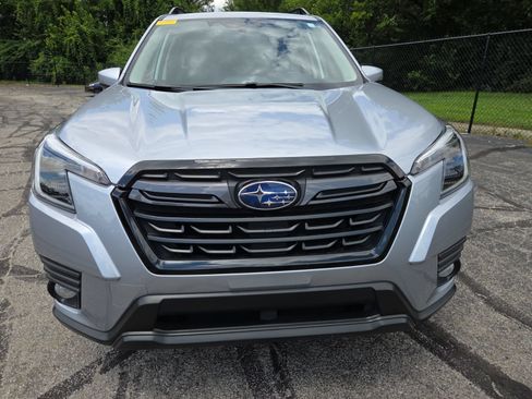 Used 2023 Subaru Forester Limited AWD/4WD image 4