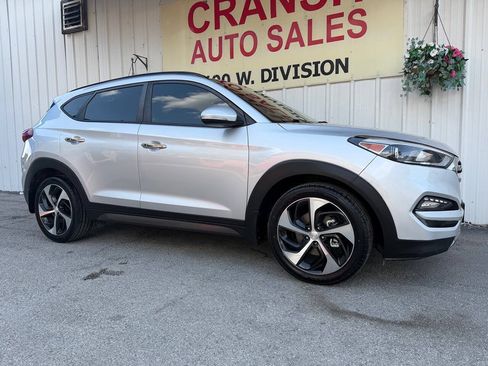 Used 2016 Hyundai Tucson Limited w/ Option Group 03 FWD image 2