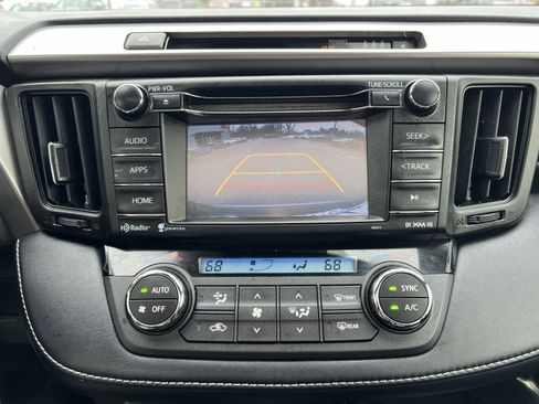 Used 2017 Toyota RAV4 XLE w/ Carpet Mat Package image 18