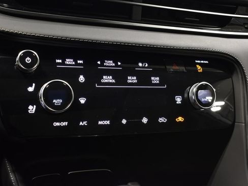 Certified 2026 INFINITI QX60 Luxe w/ Family Package AWD/4WD image 28