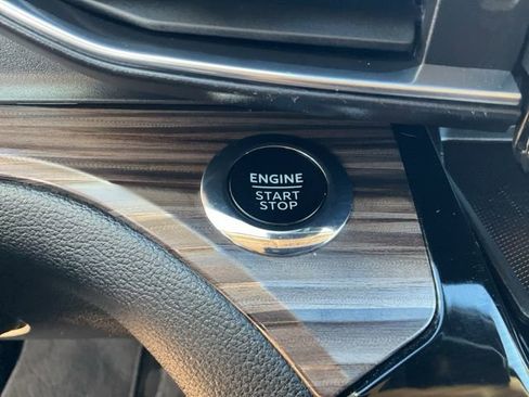 Used 2023 Ford Explorer Limited image 14