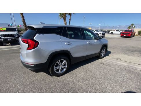 Used 2018 GMC Terrain SLE image 8