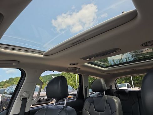 Used 2020 Kia Telluride SX w/ Towing Package FWD image 29