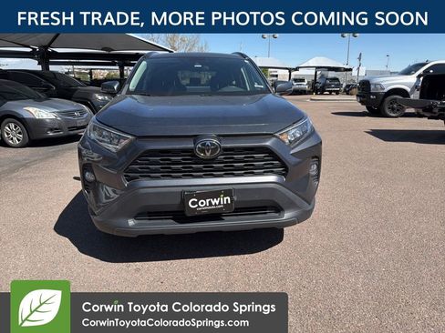 Used 2019 Toyota RAV4 XLE AWD/4WD image 2