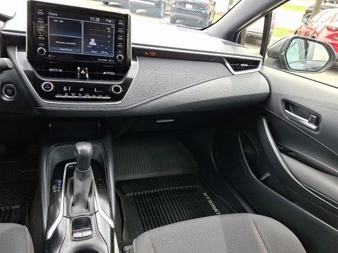 Used 2022 Toyota Corolla Hatchback image 16