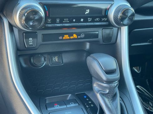 Certified 2025 Toyota RAV4 XLE image 27