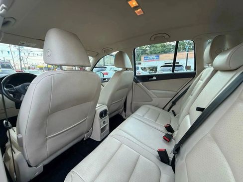 Used 2017 Volkswagen Tiguan S image 45