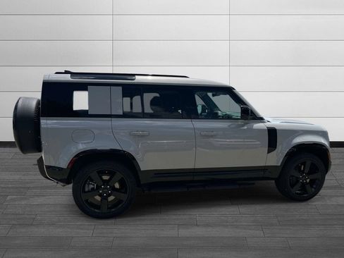 New 2026 Land Rover Defender 110 X-Dynamic SE AWD/4WD image 6