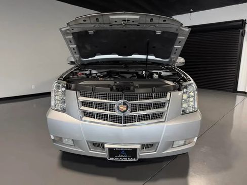 Used 2013 Cadillac Escalade ESV Platinum AWD/4WD image 7