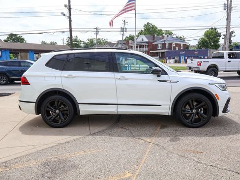 Certified 2023 Volkswagen Tiguan SE R-Line AWD/4WD image 6