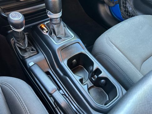 Used 2021 Jeep Wrangler Unlimited Sport image 32