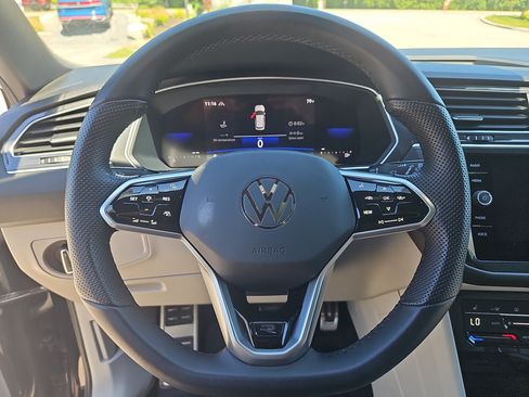Certified 2024 Volkswagen Tiguan SE R-Line AWD/4WD image 22