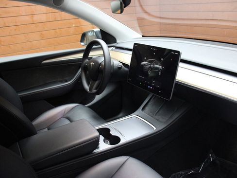 Used 2022 Tesla Model Y Performance image 38