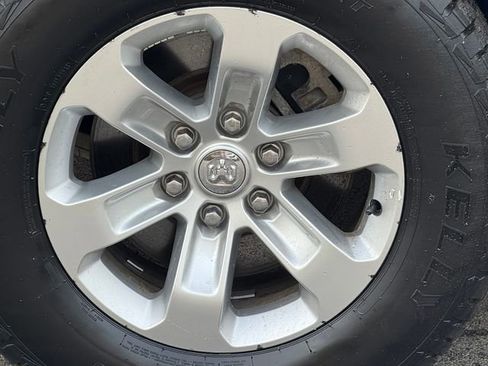 Used 2024 RAM 1500 Laramie AWD/4WD image 14