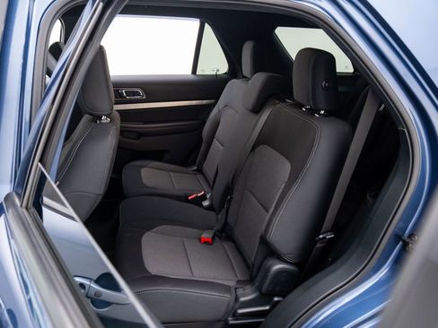 Used 2018 Ford Explorer XLT w/ Equipment Group 201A image 18