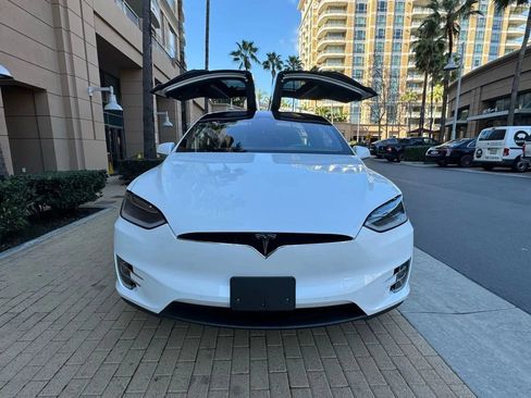 Used 2018 Tesla Model X 75D AWD/4WD image 2