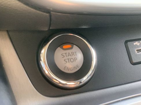 Used 2023 Nissan Murano SV FWD image 14