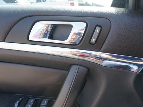 Used 2009 Lincoln MKS FWD image 17