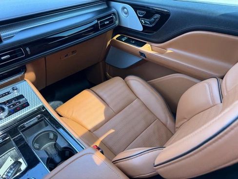 Used 2023 Lincoln Aviator Black Label w/ Dynamic Handling Package AWD/4WD image 19