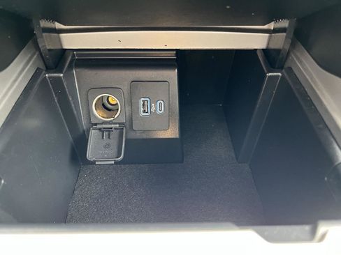 Used 2022 Ford Explorer ST-Line w/ Class IV Trailer Tow Package AWD/4WD image 35