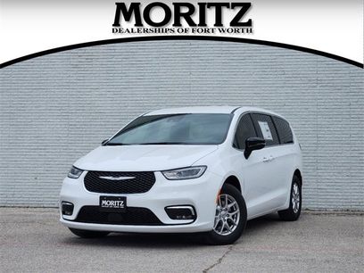 New 2025 Chrysler Pacifica Select