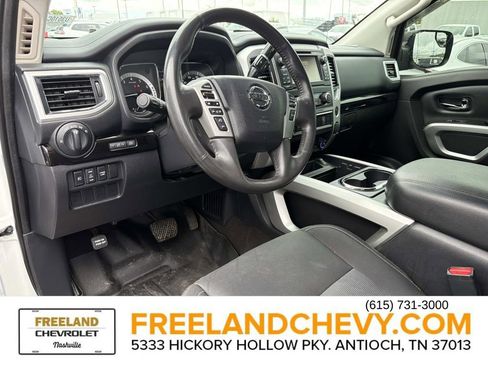 Used 2018 Nissan Titan XD RWD image 25