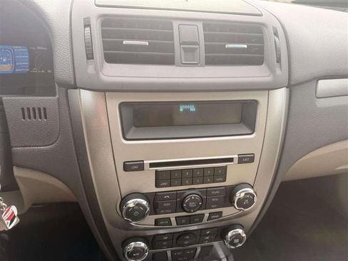 Used 2011 Ford Fusion Hybrid image 28