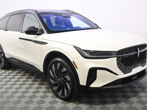 New 2026 Lincoln Nautilus Reserve w/ Jet Appearance Package AWD/4WD image 8