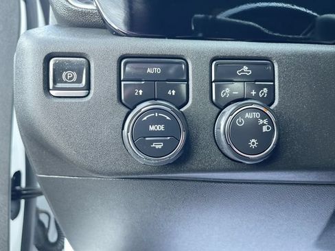 Certified 2023 Chevrolet Silverado 1500 LT AWD/4WD image 17