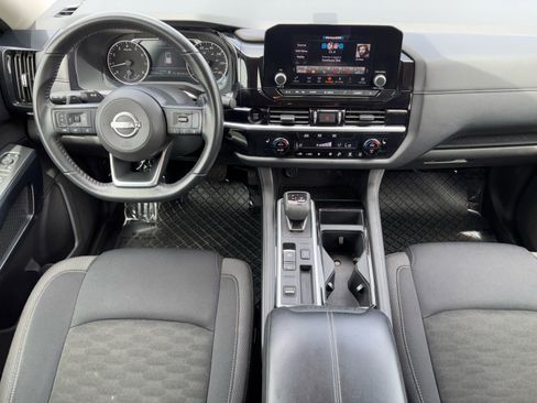 Used 2025 Nissan Pathfinder SV FWD image 12