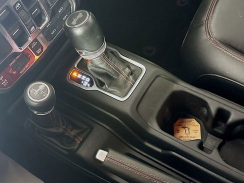 Used 2022 Jeep Wrangler Unlimited Rubicon w/ LED Lighting Group image 21