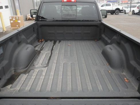 Used 2024 RAM 2500 Tradesman w/ Chrome Appearance Group image 8