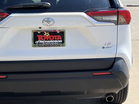 Used 2025 Toyota RAV4 LE AWD/4WD image 6