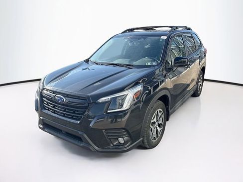 Used 2023 Subaru Forester Premium image 2