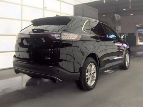 Used 2017 Ford Edge SEL w/ Equipment Group 201A FWD image 4